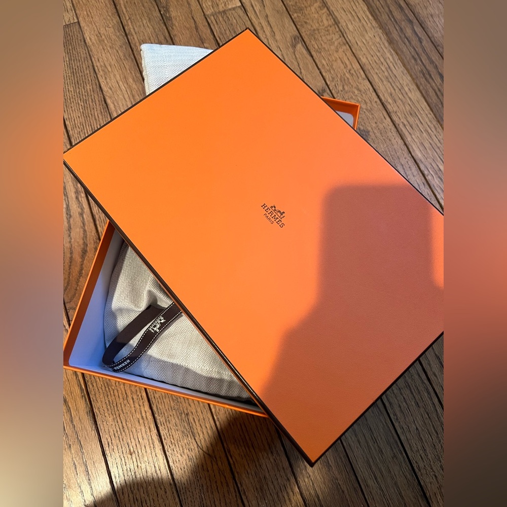 Hermes women’s shoe box